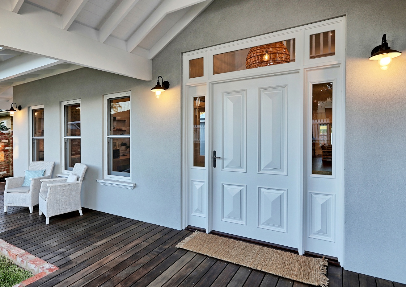 Bond door with custom sidelites and hilites