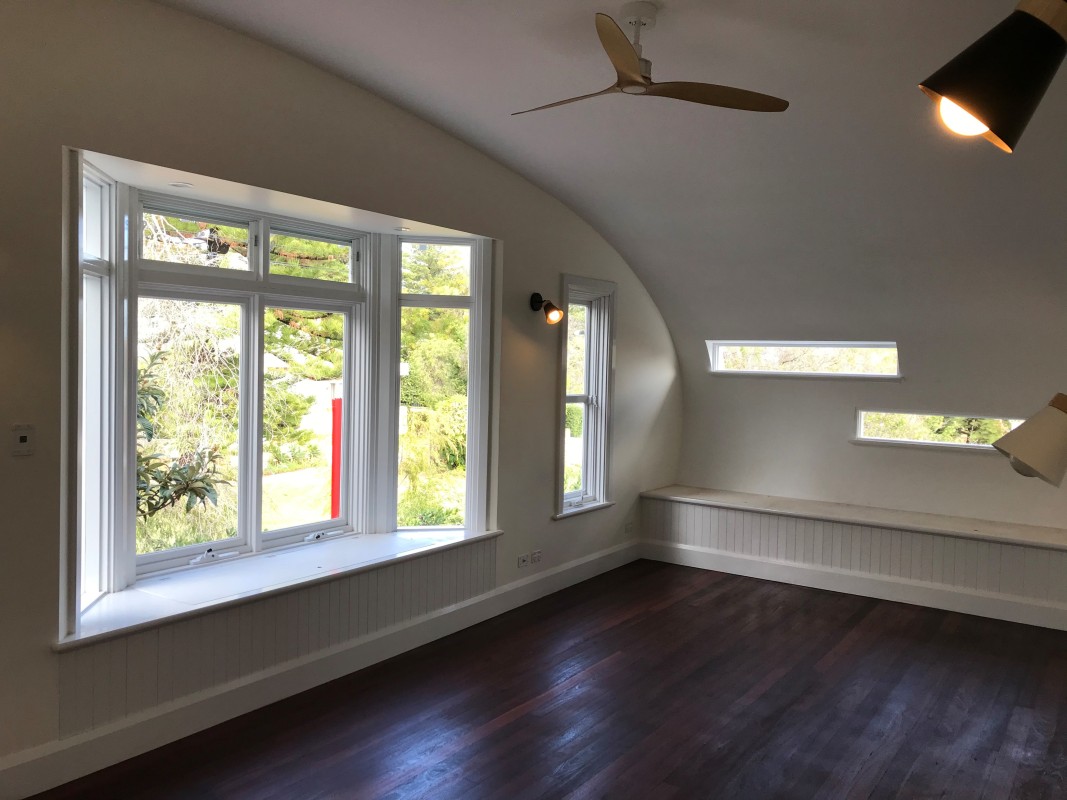 Bay window awning Cedar West 1