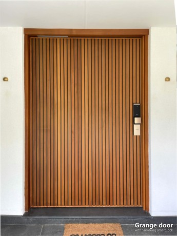 Grange door Samsung electronic lock